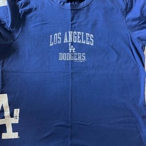 XL dodgers t shirt